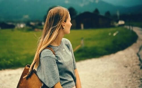 nainen ja siteiden katkaiseminen perheen kanssa