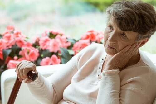 Vanhusten elämä: yksinäisyys vanhainkodissa