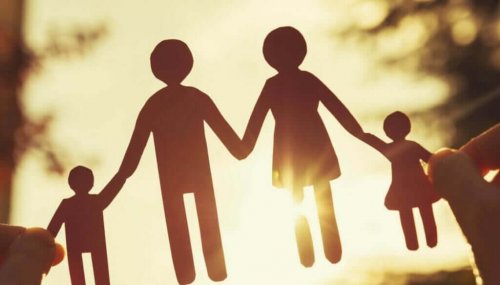 Perheen sisäinen dynamiikka voi johtaa siihen, että lapsi ottaa vanhempiinsa etäisyyttä