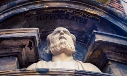 Hippokrateen patsas