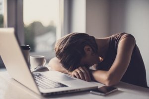 Teknostressi: uuden teknologian väärinkäytön seuraukset