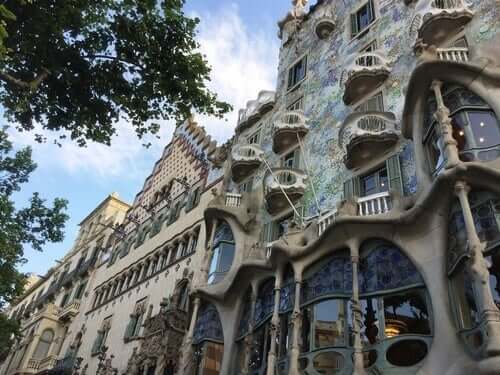 Antoni Gaudí sai arkkitehtuuriinsa inspiraatiota luonnosta
