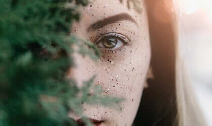 Kukaan ei ole viime kädessä immuuni elämän vastoinkäymisille ja suunnan muutoksille, eikä ongelmien puute näin ollen voi johtaa onnellisuuteen