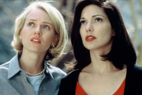 Mulholland Drive: valon ja varjon labyrintti