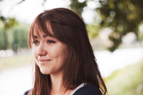 Itkemme onnesta kommunikoidaksemme muille ihmisille, että tunnemme tilanteessa normaalia suurempaa tunteiden tulvaa