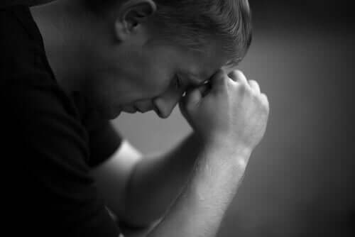 Vihan vaihe suruprosessissa voi johtaa lieviin masennuksen oireisiin