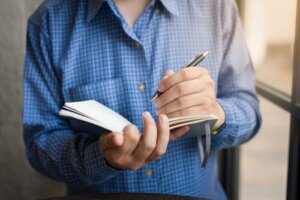 Vasenkätisen aivot: erot aivojen toiminnassa