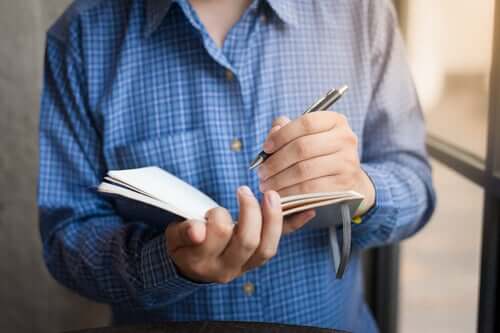 Vasenkätisen aivot: erot aivojen toiminnassa