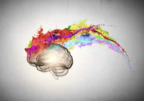 Aivoista lähtee väriä.