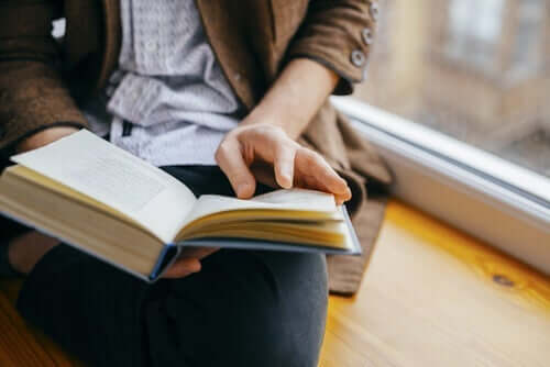 Tunneälykkyyttä voi kehittää lukemalla romaaneja