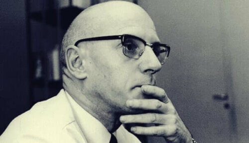 Michel Foucault oli yksi ensimmäisistä mielenterveysongelmien ja mielenterveyslaitosten kriitikoista