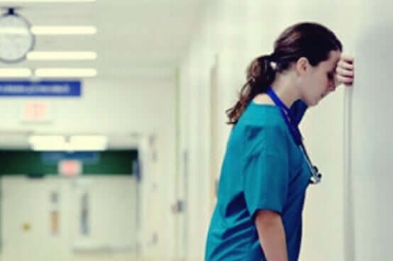 Terveydenhuollon työntekijät tarvitsevat psykologista apua pystyäkseen jatkamaan.