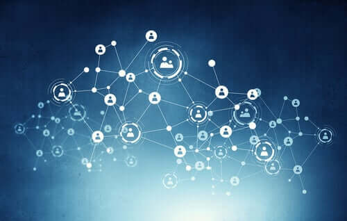 Kaikki ihmiset ovat jollakin tavalla yhteydessä toisiinsa.