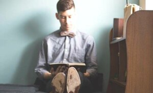 Karanteenin viettäminen pienessä tilassa: elämää neljän seinän sisällä