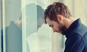 Miksi ahdistuneet ihmiset tuntevat olonsa niin väsyneiksi?