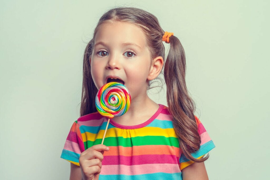 Positiivisen vahvistamisen soveltaminen tarjoaa erittäin myönteisiä tuloksia lasten kasvatuksessa