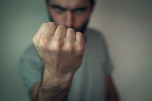 Anomia: mitä se tarkoittaa ja mitä merkitystä sillä on?