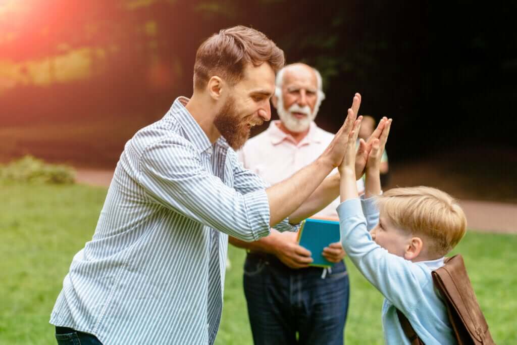 Mitä on positiivinen vahvistaminen ja miten sitä käytetään?