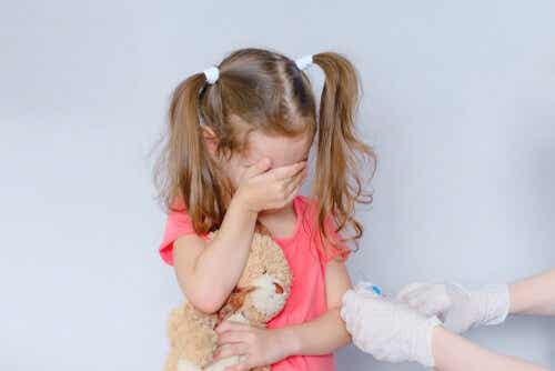 Piikkikammo ilmaantuu lapsuudessa