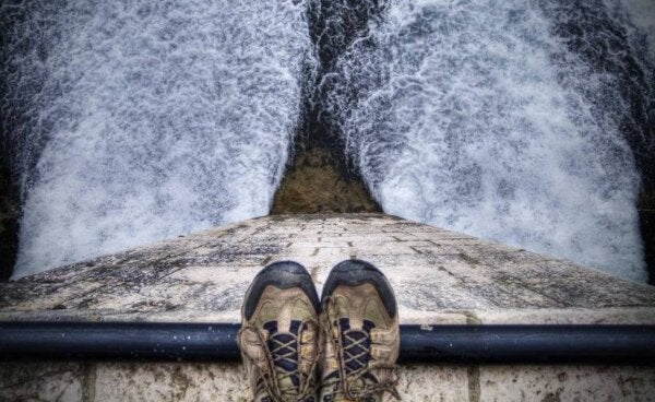 Kuinka selviytyä itsemurha-ajatuksista