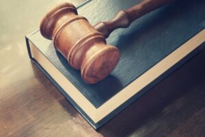 Miten nuorten oikeusjärjestelmä toimii