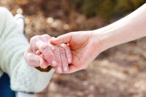 Neuvoja ja apua Alzheimerin tautia sairastavien sukulaisille