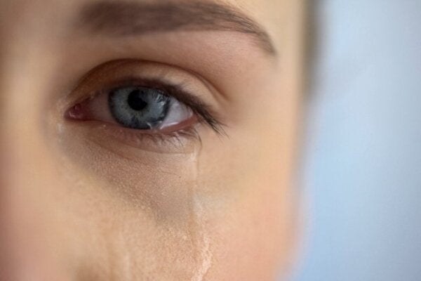 Miksi julkisesti itkeminen pitäisi normalisoida
