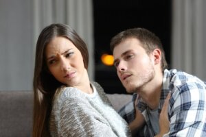 Suutelufobia eli filemafobia