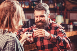 Kuinka tunnistat, onko kumppanisi alkoholisti