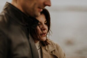 Kuinka rakastaa ihmistä, jolla on kiintymysongelmia