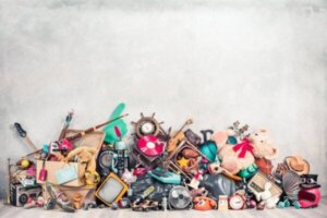 Linkki hamstraamisen ja yksinäisyyden välillä