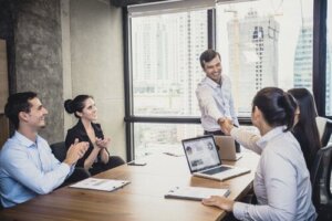 Empaattinen johtajuus