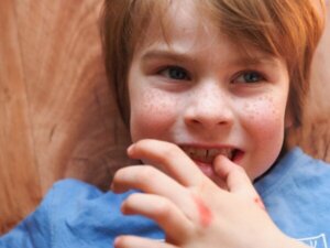 Itsestimulaatio autismissa eli "stimming"