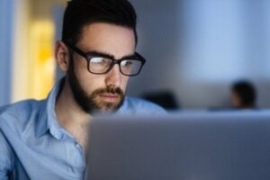Kuinka automatisoida toistuvat tehtävät ja vapauttaa aikaa