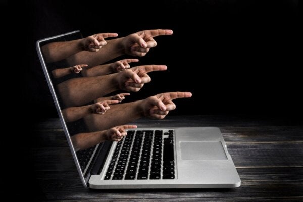 Miksi Internet rohkaisee suvaitsemattomuuteen?