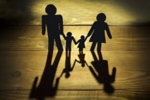 Kahdeksan merkkiä siitä, että kasvoit toimintahäiriöisessä perheessä