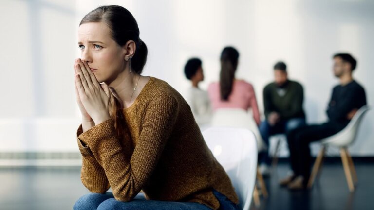 Mistä tiedän, jos kärsin sosiaalisesta ahdistuksesta? 10 merkkiä